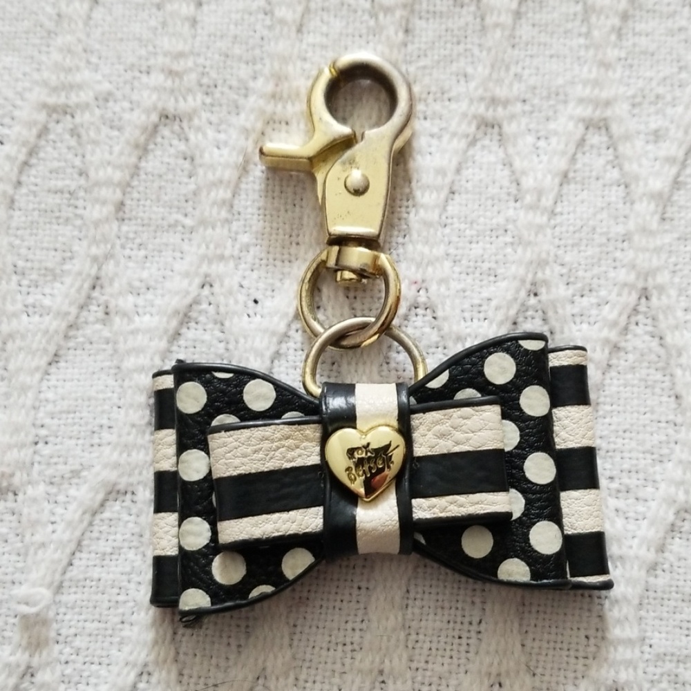Betsey Johnson clip on